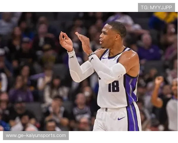 威少底薪三双创纪录，国王险胜勇士，威少2个得分王