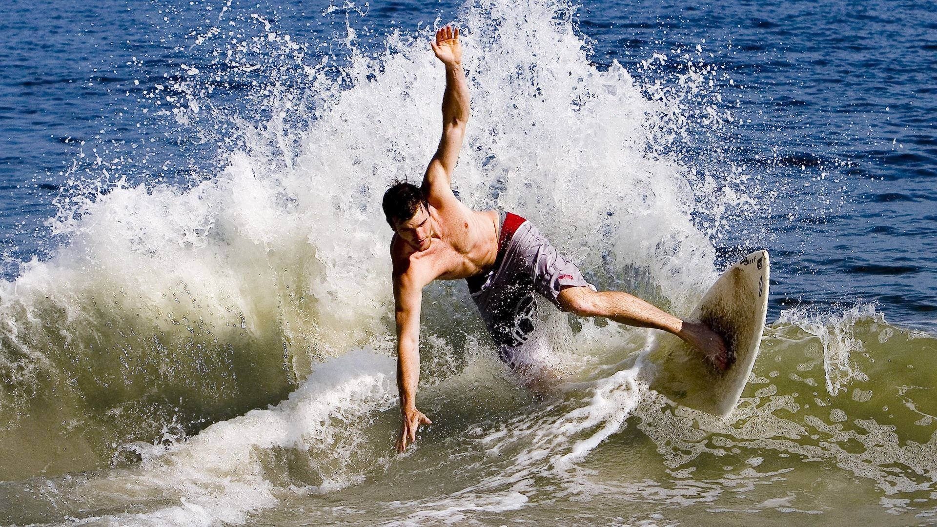 决赛赛况：李冰洁泳姿流畅节奏精准，李冰洁游泳视频