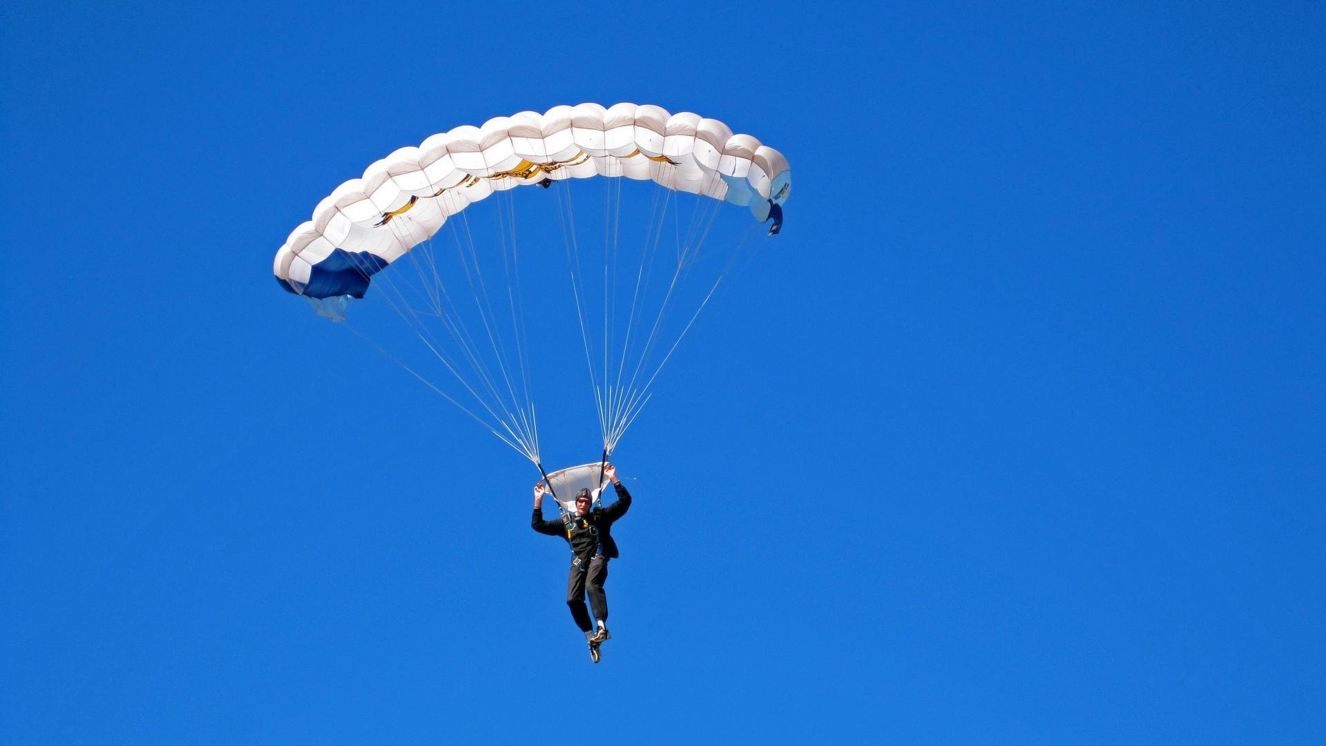 加拿大队七人制橄榄球明星球员表现突出，七人制橄榄球冠军